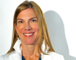 Laura Nobles